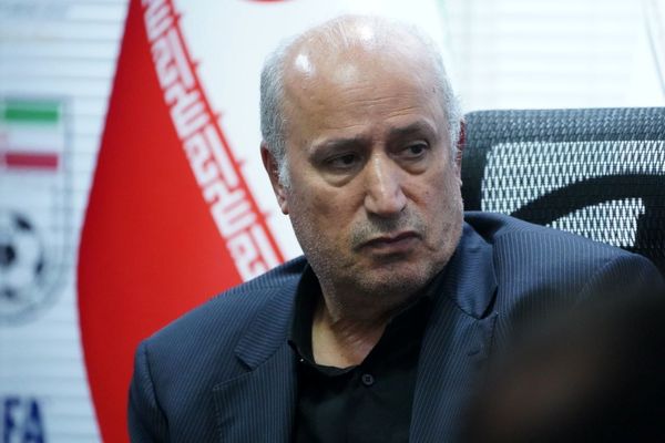 تاج: داور با شنیدن شعارهای نژادپرستانه بازی را به پایان برساند