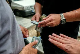 کاهش قیمت دلار در بازار آزاد