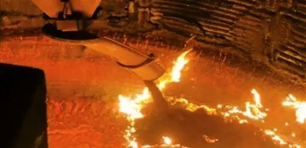 مصرف نسوز در فولاد مبارکه به رکورد بیسابقه 5.18 کیلوگرم به ازای هر تن مذاب کاهش یافت
