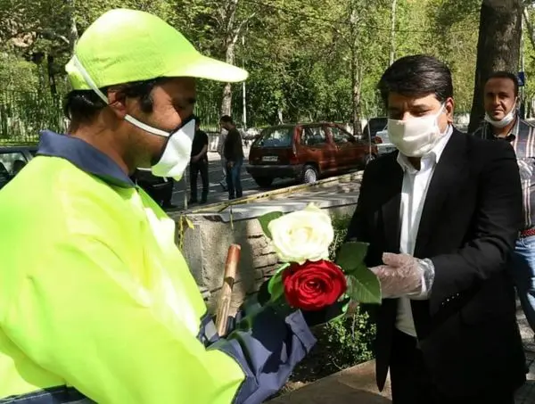 پاکبانی که به خاطر کرونا، از سحر قریشی خواست به او نزدیک نشود