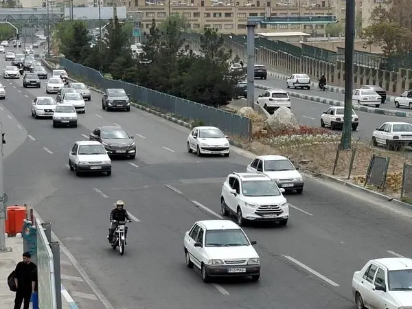  مرمت و بازسازی آسفالت بزرگراه شهید باقری در منطقه ۸ پس از حملات دشمن