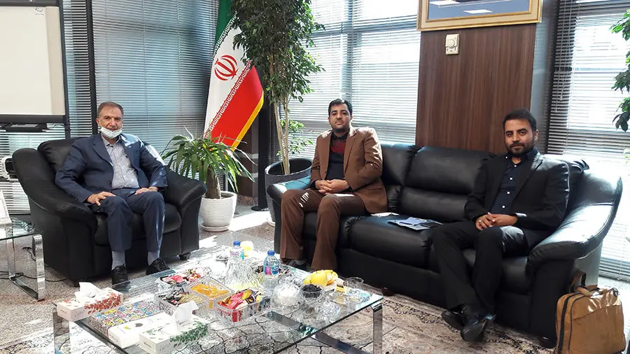 دیدار صمیمی مدیرعامل بانک دی با جمعی از فرزندان شاهد
