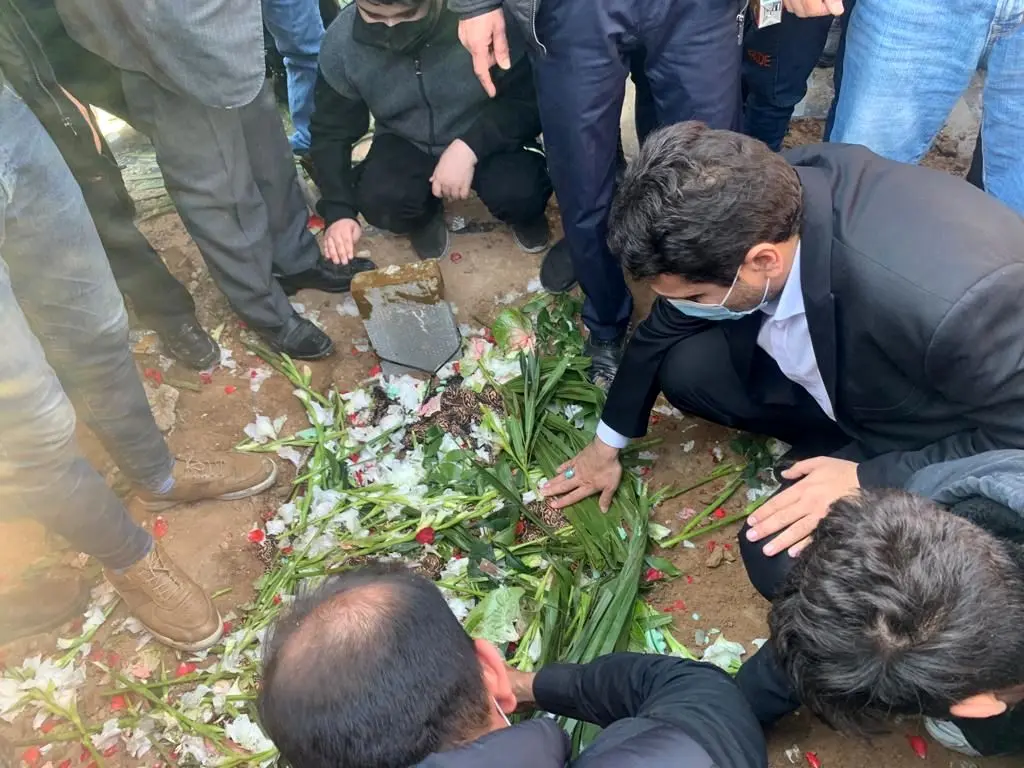 حضور مدیرعامل جدید شرکت بهره برداری متروی تهران و حومه در مراسم تشییع پیکر علیرضا گودرزی
