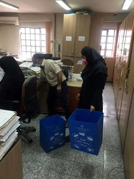 توزیع مخازن پسماند خشک در سازمان ها و مجتمع های مسکونی در منطقه 4