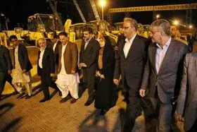 بازدید وزیر راه از ۵۰ دستگاه ماشینآلات سنگین راهداری وارداتی