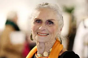 پیرترین و زیباترین زن مدلینگ دنیا +عکس