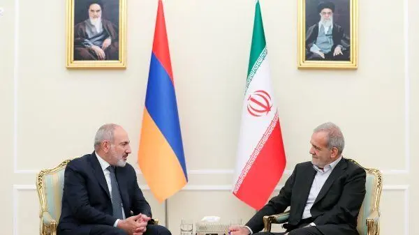 پزشکیان: تقویت روابط با همسایگان از اولویت‌های سیاست خارجی ایران است

