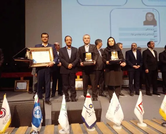 تقدیر از 3 شعبه برتر بانک صنعت و معدن در سیزدهمین گردهمایی روسای موفق شعب بانکهای کشور

