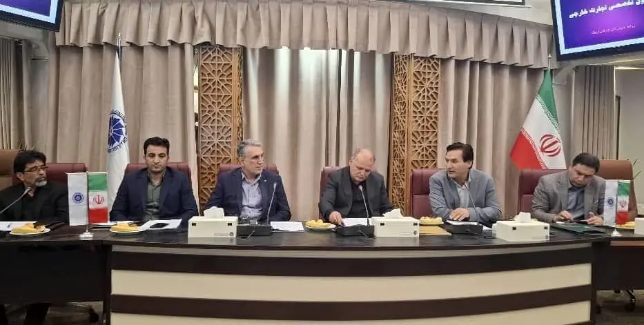 تشریح خدمات ویژه بانک توسعه صادرات ایران برای فعالان اقتصادی استان اردبیل

