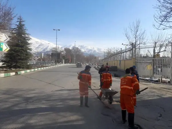 اجرای طرح ویژه جمع آوری شن‌های پخش شده در معابر شمال تهران

