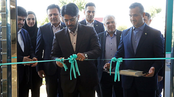 بازدید مدیرعامل از دو شعبه بانک کارآفرین در تهران

