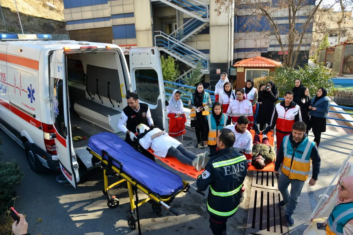 توانمند سازی نیروهای خدمات رسان در مواجهه با زمین لغزش های احتمالی 