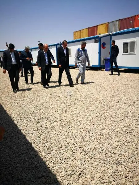 بازدید وزیر نیرو از نیروگاه خورشیدی۱۰۰مگاواتی در محلات