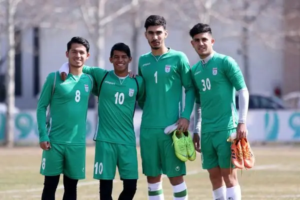 حضور مربى بدنساز و پزشک تغذیه در تمرین تیم ملی امید