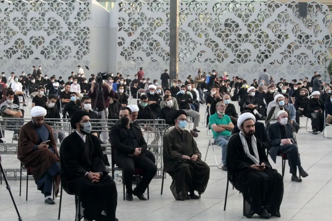 از میدان آیینی امام حسین (ع) تا مسجد تاریخی امام خمینی (ره) در سوگ معمار انقلاب

