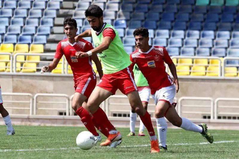 بازی دوستانه نیمکت نشینان و تیم جوانان پرسپولیس
