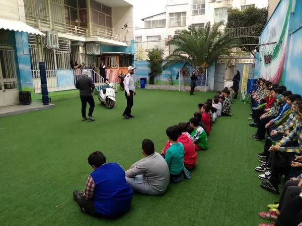 ارائه 2500 نفر ساعت آموزش موضوعات ترافیکی در مدارس منطقه 13 

