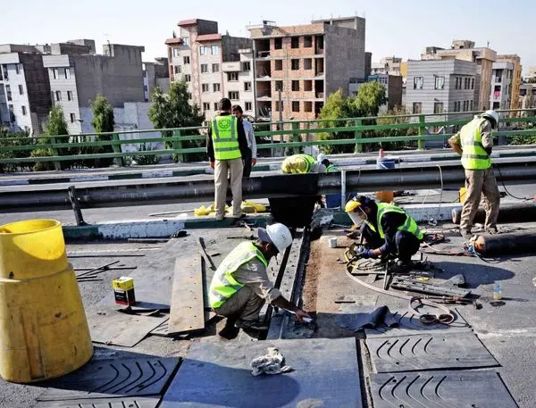 فعالیت بی وقفه شرکت یادمان سازه در جهت تعمیرات تخصصی پل های پایتخت