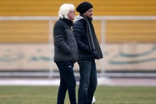 شفر و پسرش را به تمرین استقلال راه ندادند!