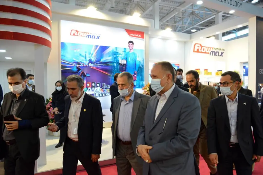 حضور سرپرست ستاد اجرایی فرمان امام (ره) در غرفه نفت پارس