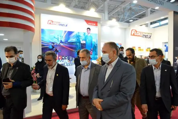 حضور سرپرست ستاد اجرایی فرمان امام (ره) در غرفه نفت پارس