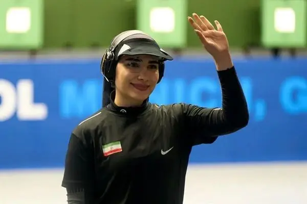 هانیه رستمیان در رده چهارم تپانچه ۲۵ متر جهان ایستاد
