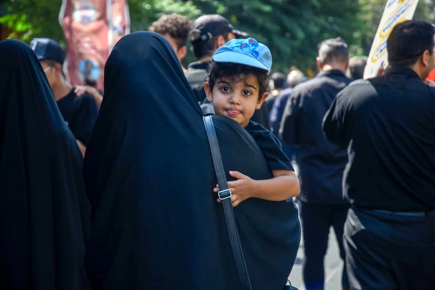 آماده سازی پیاده روی اربعین حسینی در خیابان ۱۷شهریور

