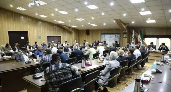 نخبگان و معتمدین مطالبه گر و پیگیر مشکلات محله باشند