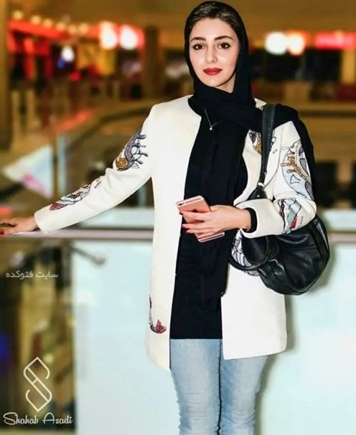 مانتوی جلوباز هستی مهدوی فر + عکس