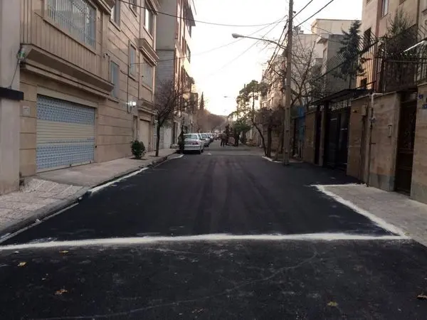 پخش بیش از 4 هزار تن آسفالت در معابر اصلی و بزرگراهی شمال شرق تهران