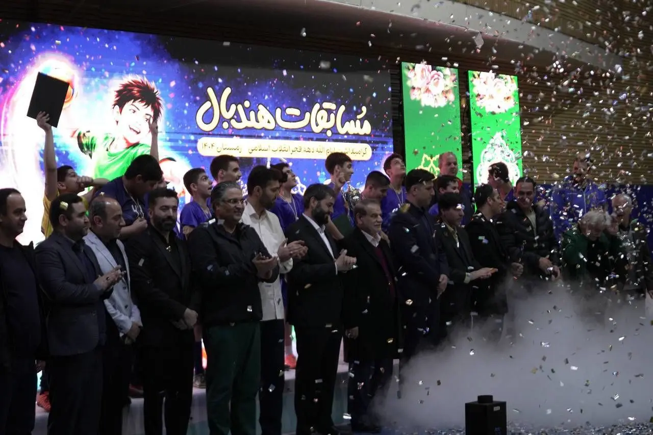  منطقه ۸ قهرمان هندبال دهه فجر شد