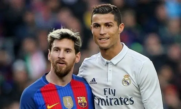 عکس خانوادگی رونالدو و مسی در جشن کریسمس + عکس