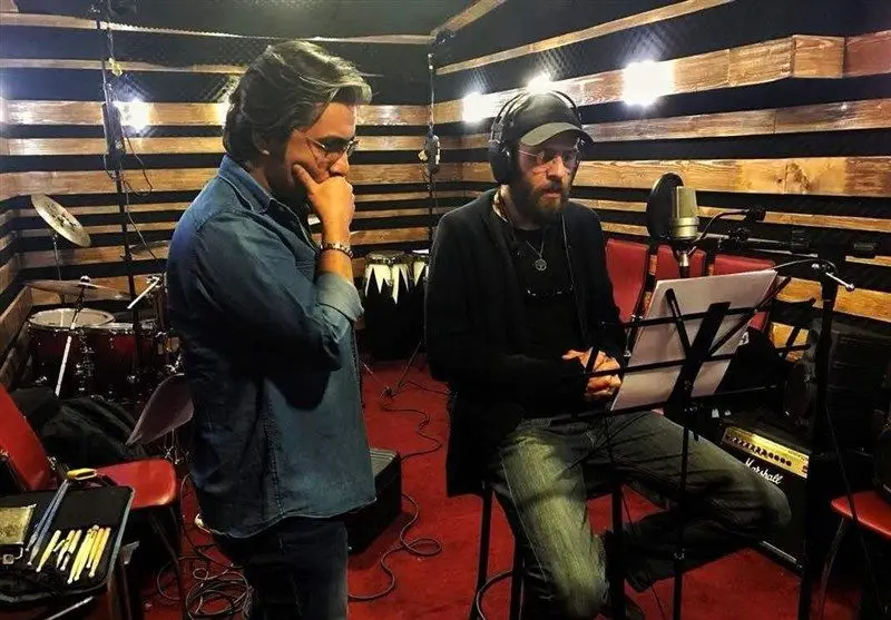  همراهی بابک حمیدیان با فیلم «آبی به رنگ آسمان» 