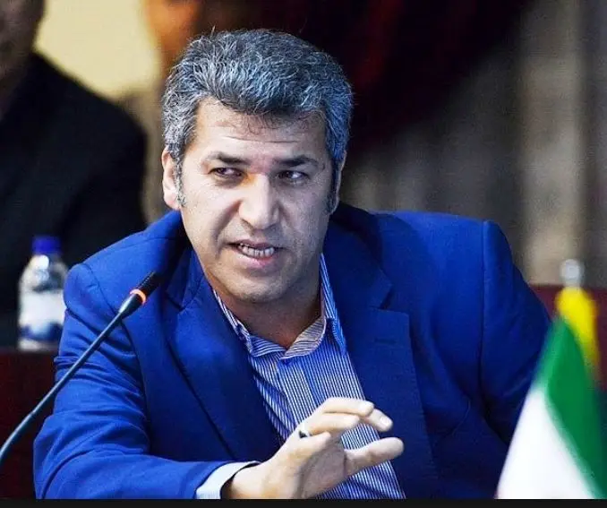 مدیران بازنشسته خودشان کنار می‎روند