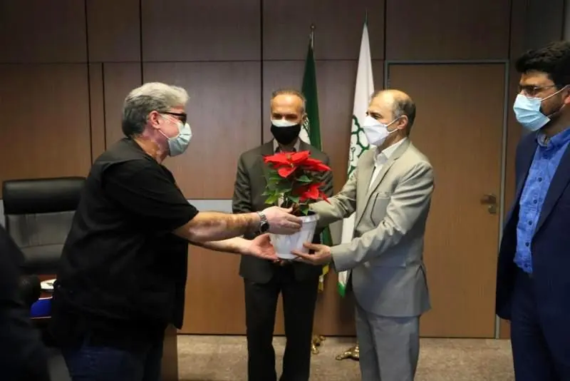 کارکنان روزآمد و دانش آفرین عامل توسعه پایدار و موزون اقتصادی هستند

