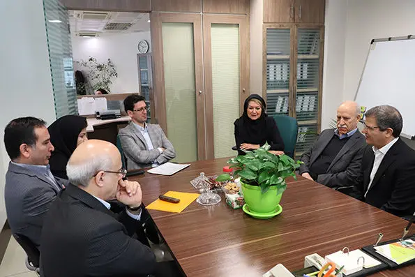 بازدید مدیرعامل بانک کارآفرین از واحدهای ستادی ساختمان صاحبقرانیه