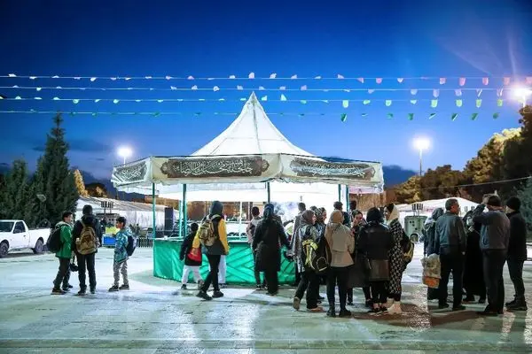 اجرای برنامه های فرهنگی و برپایی موکب پذیرایی و چایخانه