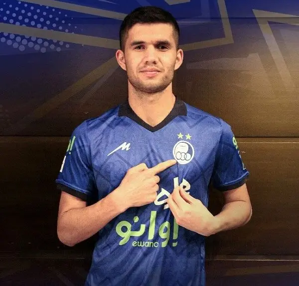 آمانوف با قرارداد 2 و نیم ساله به استقلا پیوست