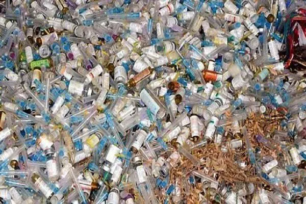 گزارشی درباره تخلیه زبالههای بیمارستانی تهران در بیابانها وجود ندارد