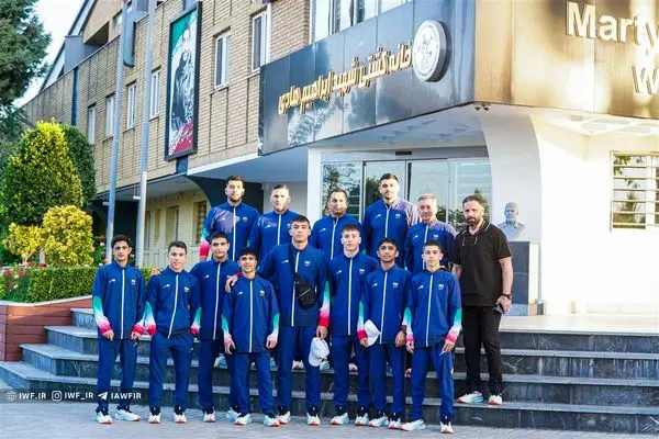 تیم ملی کشتی آزاد نوجوانان راهی منامه شد