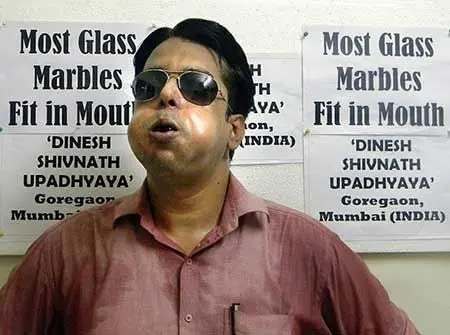 مردی که گشادترین دهان را دارد! +عکس