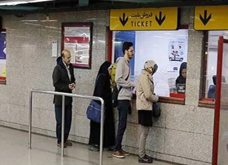 پیشگیری از کرونا به کمک تکنولوژی درمتروی تهران
