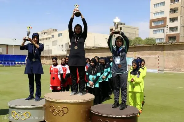 استان مرکزی قهرمان المپیاد استعدادهای برتر ورزش هاکی دختران کشور