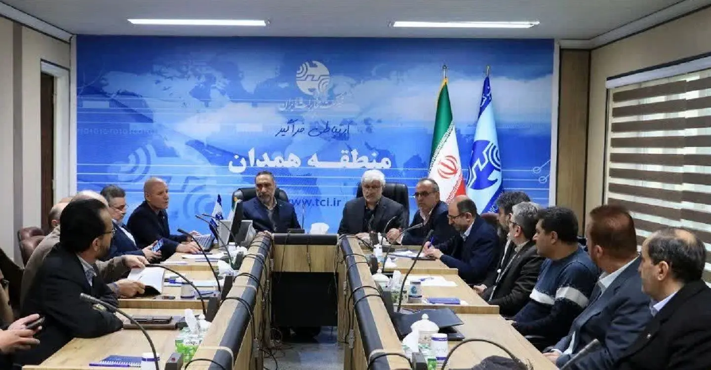 مهندس سلطانی در دیدار با مدیران منطقه مخابراتی همدان ، بر ایجاد تحولات ساختاری در حوزه های راهبردی شرکت تاکید کرد

