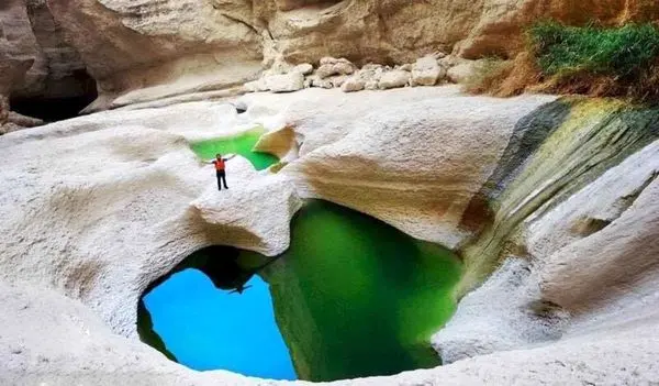 آشنایی با هنر سرمه دوزی و جاذبه های آبی هرمزگان

