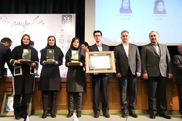 تقدیر از روسای شعب برتر بانک کارآفرین در دهمین همایش مدیران موفق بانکهای کشور