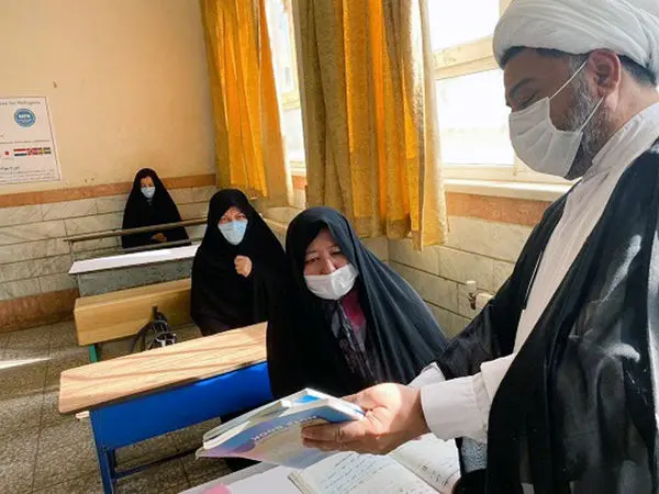 همت و تلاش آموزش دهندگان و معلمان مدارس ومدیران وهمراهی خانواده ها درزمان شیوع ویروس کرونا قابل ستایش است

