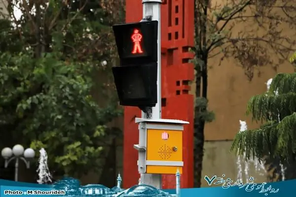 چراغ راهنمائی و رانندگی منطقه ۷ به سیستم هوشمند اعلام صوت مجهز شد

