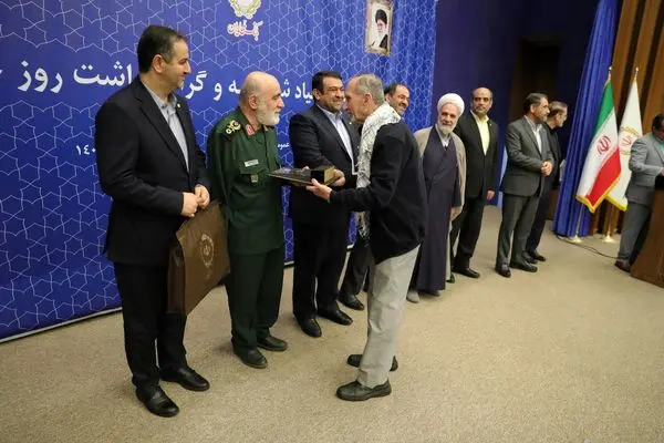 ایثارگران و جانبازان، چشم و چراغ بانک ملی ایران هستند