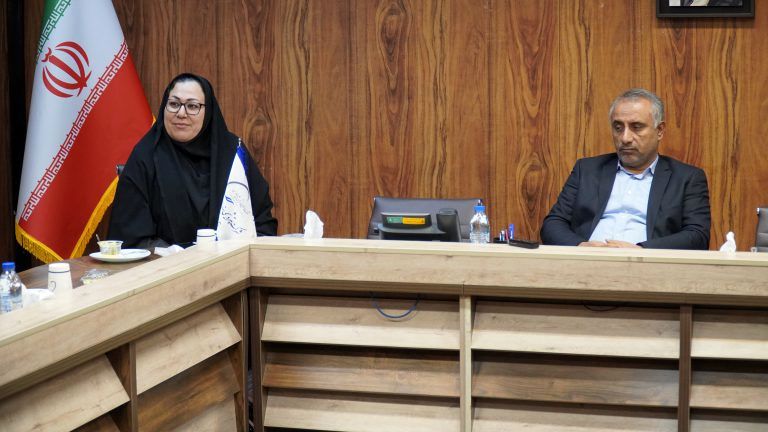 نشست کارکنان روابط عمومی با مدیرعامل پتروشیمی بندر امام


